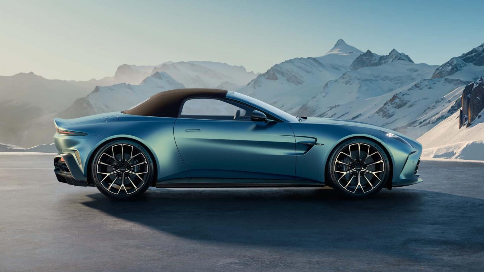 Πρεμιέρα για τη νέα Aston Martin Vantage Roadster με 665 άλογα